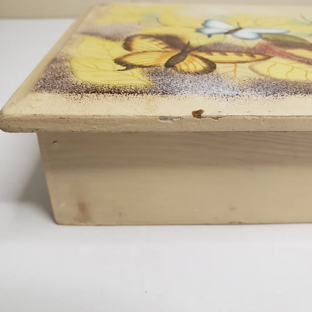 vintage recipe box design with butterflies. 167